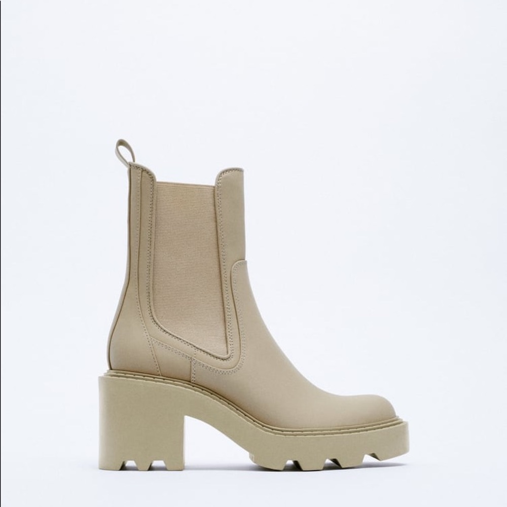 ZARA RUBBERIZED HEELED ANKLE BOOTS 7.5